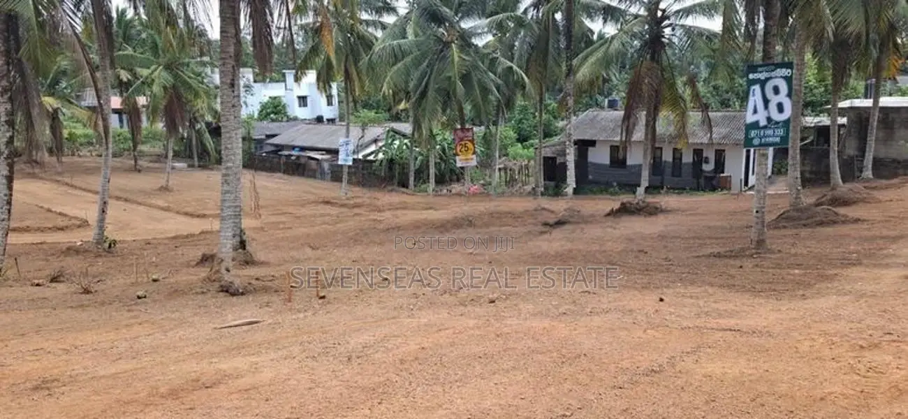 Residence Land For Sale in polgasowita