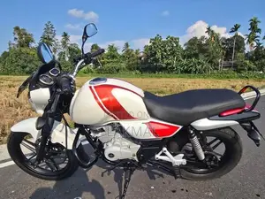 Bajaj V15 2016