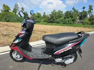 TVS Streak Scooty 2012