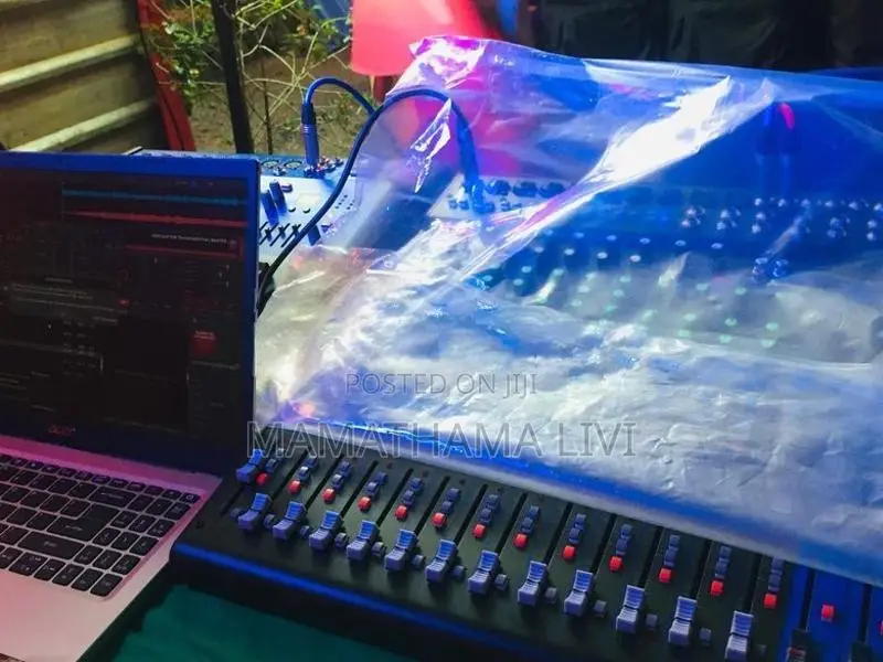 Yamaha 16 Channel Mixer