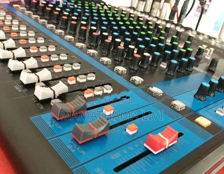 Yamaha 16 Channel Mixer
