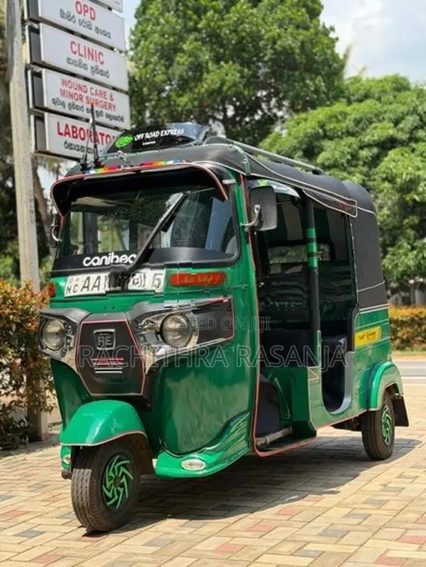Bajaj RE 2015