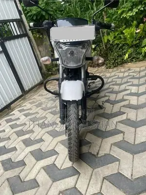 Bajaj V15 2016