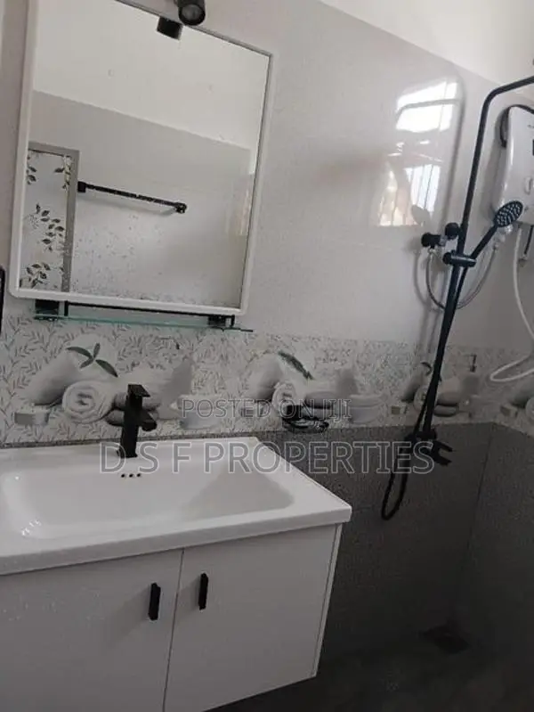 A BRAND NEW SINGALE STORY HOUSE In WALKING DISTANCE HIGH LEVEL ROAD