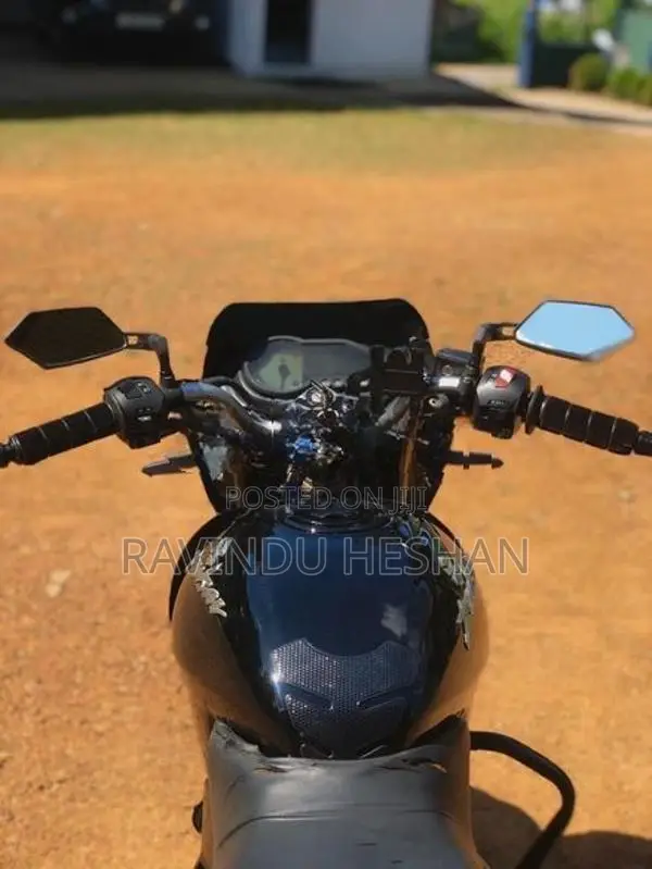 Bajaj Pulsar 200 2007