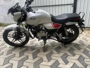 Bajaj V15 2016