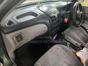 Nissan Sunny 2001