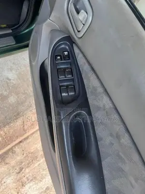 Nissan Sunny 2001