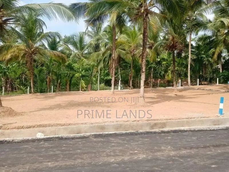 ගම්පහ බිම් කොටස් විකිණීමට