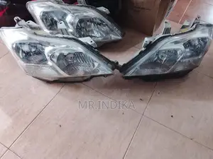 Toyota premio xenon head light