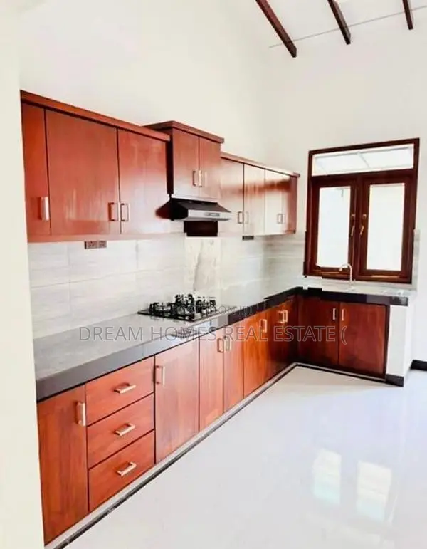 Beautiful 3 Bedroom House for Sale in Athurugiriya