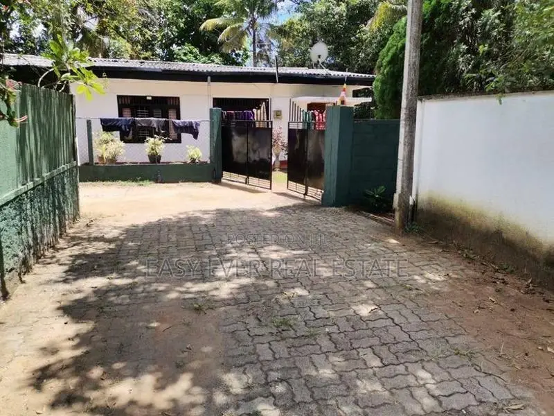 Land for Sale in Kadawatha