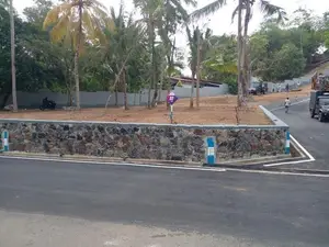 කරාපිටියෙන් බිම් කොටස්