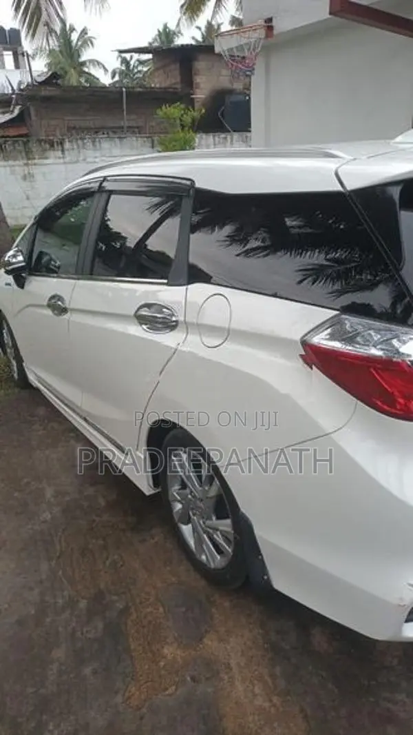 Honda Fit Shuttle GP7 2017