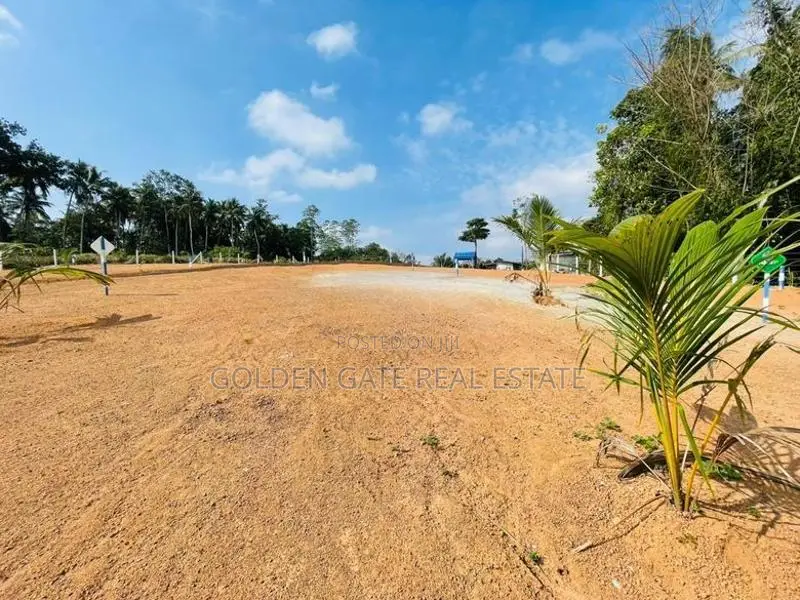 Kalagedihena වටිනා බිම් කොටසක්