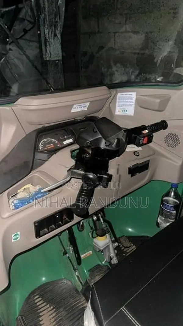 Bajaj RE 2025