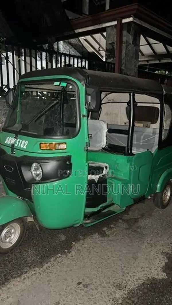 Bajaj RE 2025
