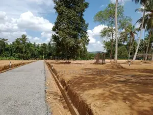Land for Sale at Padukka Near 125 Bus Route