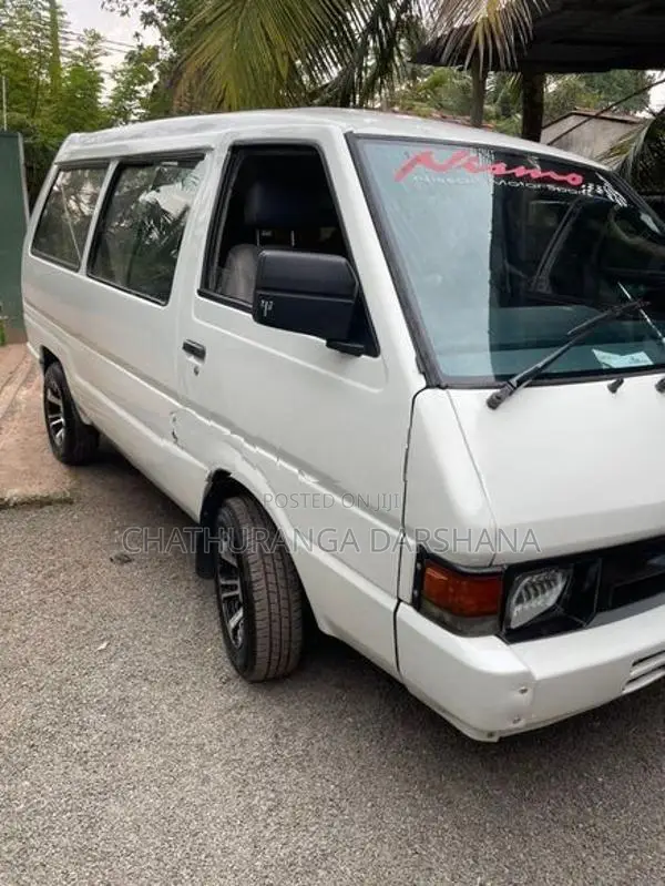 Nissan Largo 1988