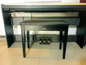 Yamaha P - 85 Digital piano