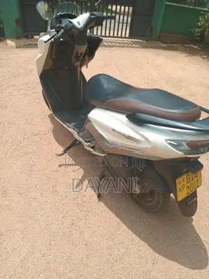 Suzuki Burgman 2020