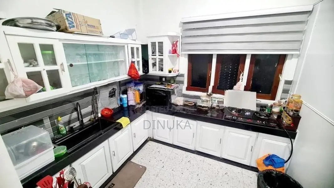 House For Sale - Makola