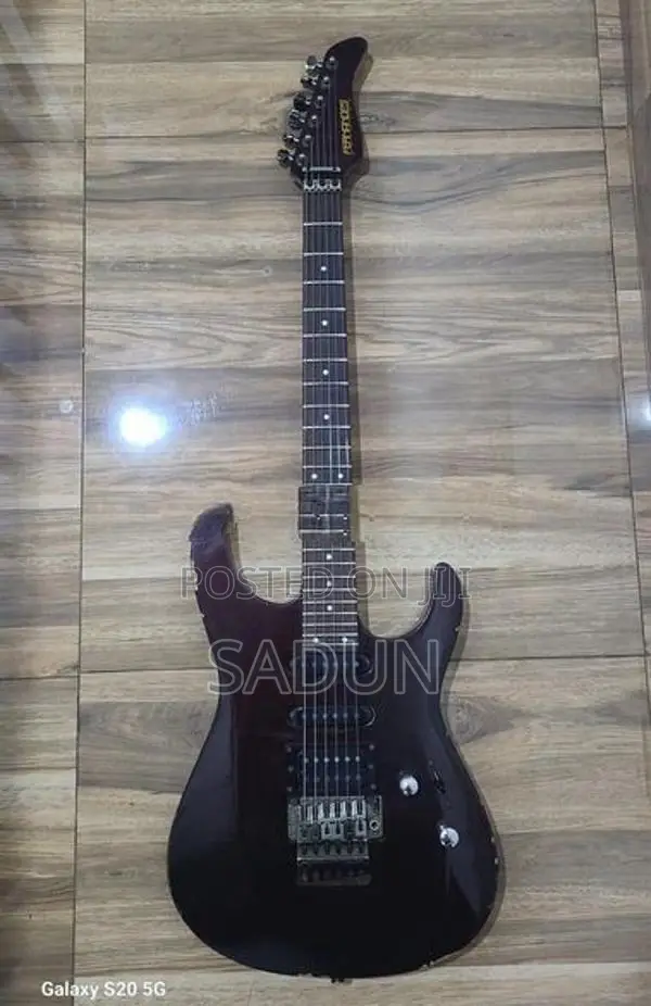 Farnandes Electric Guitar