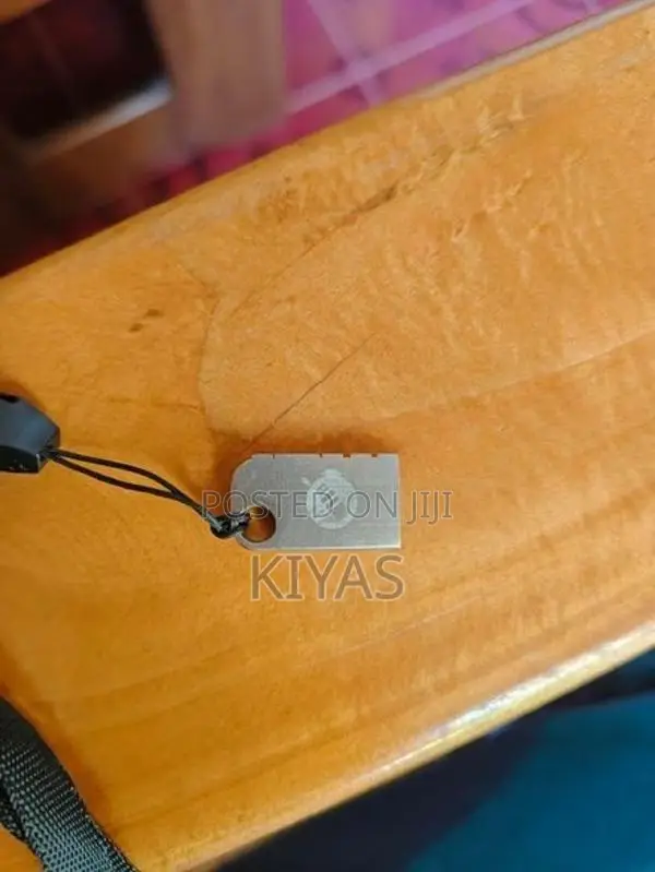 Pendrive (64GB)