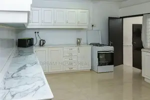 Elegant 5-Bedroom House for Sale – Nawala, School Lane