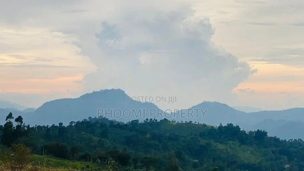 Doluwa හන්තාන කදු පෙනෙන මානයේ ඉඩමක්