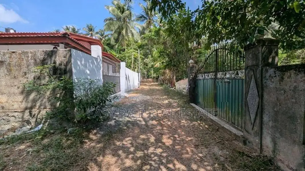 වැලිවේරිය – වටිනා ඉඩමක් විකිණීමට