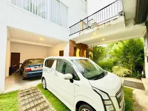 Thalawathugoda 3 BR Luxury House For Sale in Kalalgoda