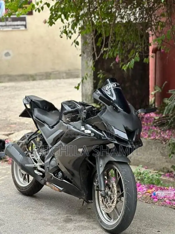 Yamaha R15 2019