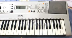 YAMAHA PSR E313 Key Board
