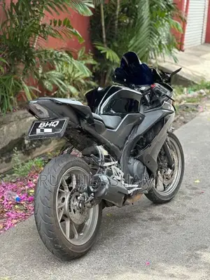 Yamaha R15 2019