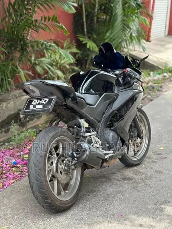 Yamaha R15 2019