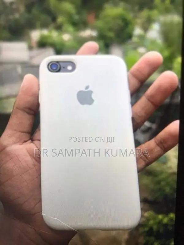 Apple iPhone 7 (Used)