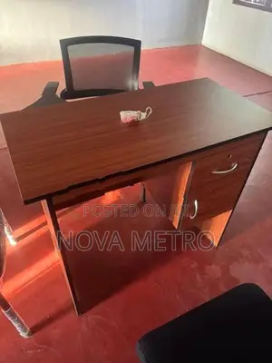 Office Table with Lecture Chairs