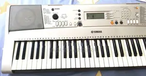 YAMAHA PSR E313 Key Board