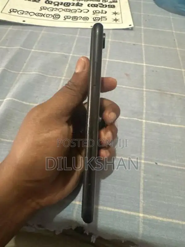 Apple iPhone XR (Used)