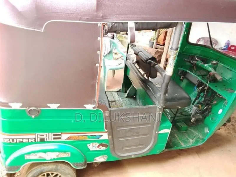 Bajaj RE 2006