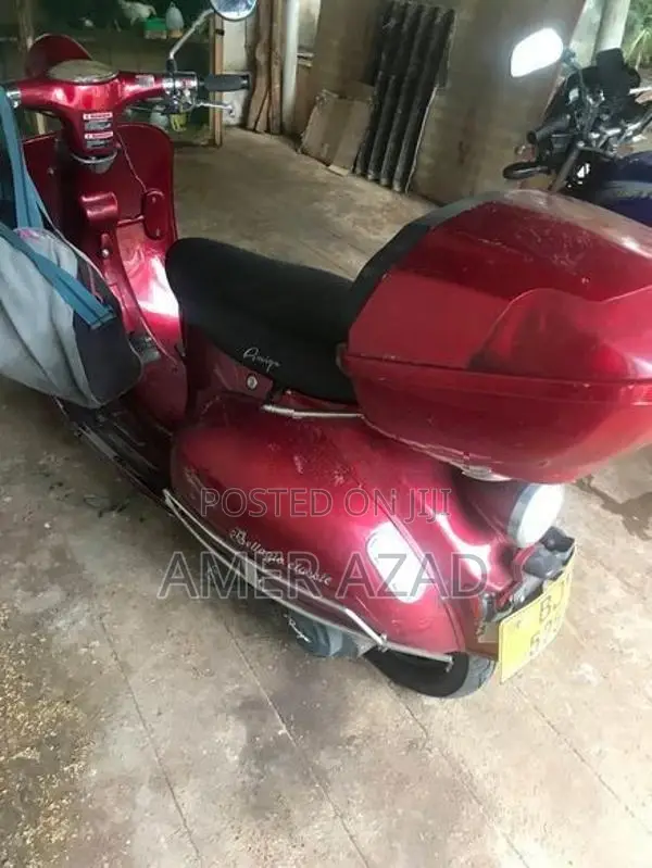 Vespa Primavera 150 Red 2021