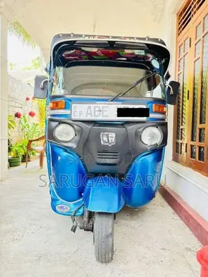Bajaj RE 2016