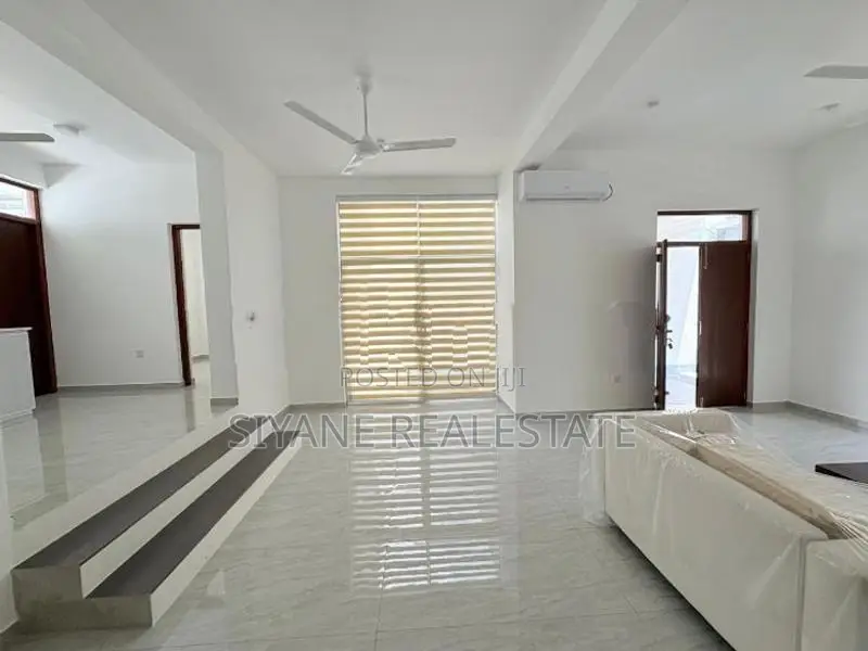 Luxury Modan Brand New House for Sale Battaramulla