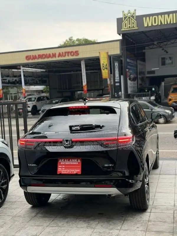 Honda Vezel Z PREMIUM 10 SPEAKER 2025