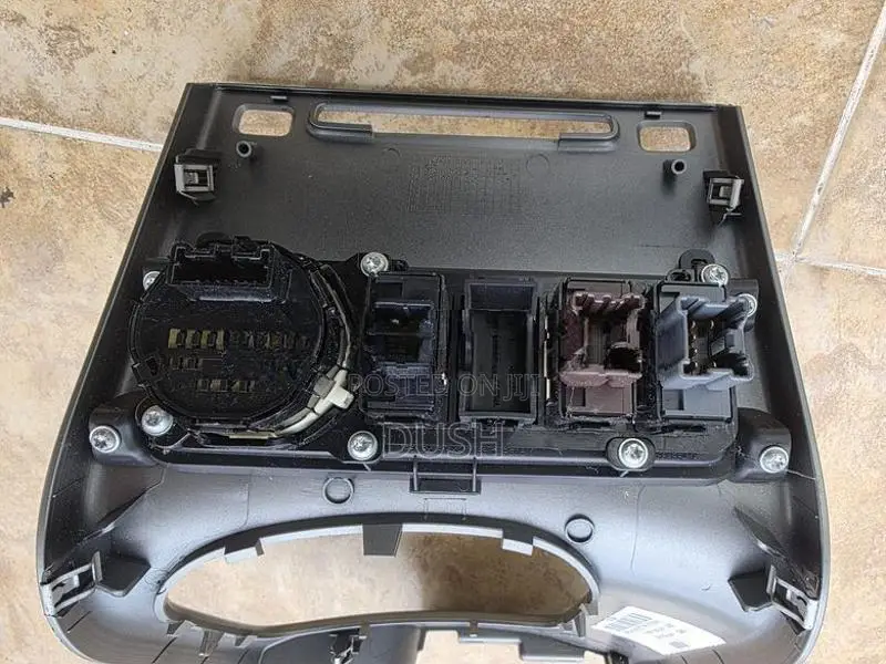 Nissan Navara D40 Centre Console 2005-2015