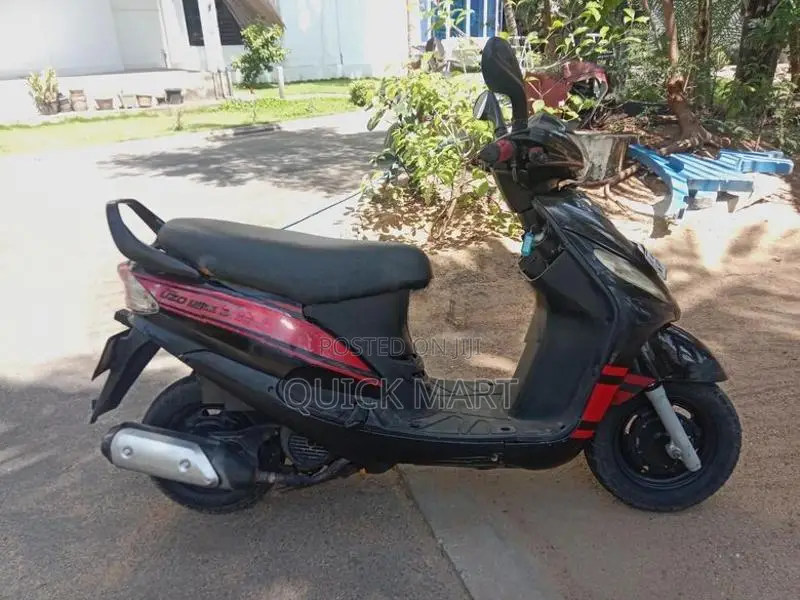 Mahindra Uzo 125 2017