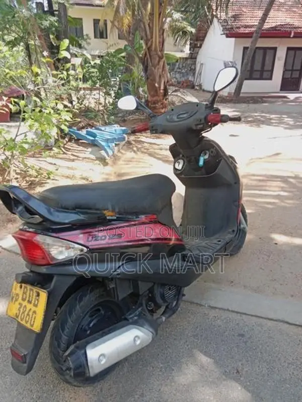 Mahindra Uzo 125 2017