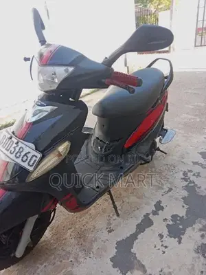 Mahindra Uzo 125 2017