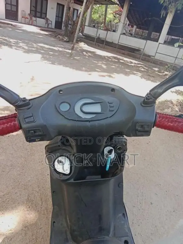 Mahindra Uzo 125 2017